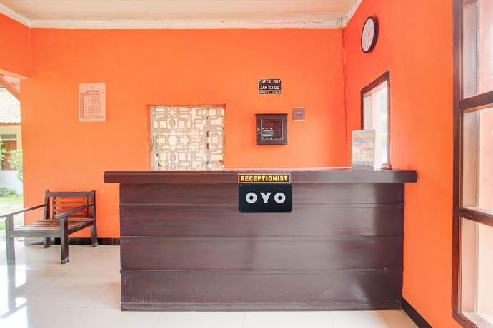 Imagen de los interiores del Hotel OYO 94761 Indah. Foto 16
