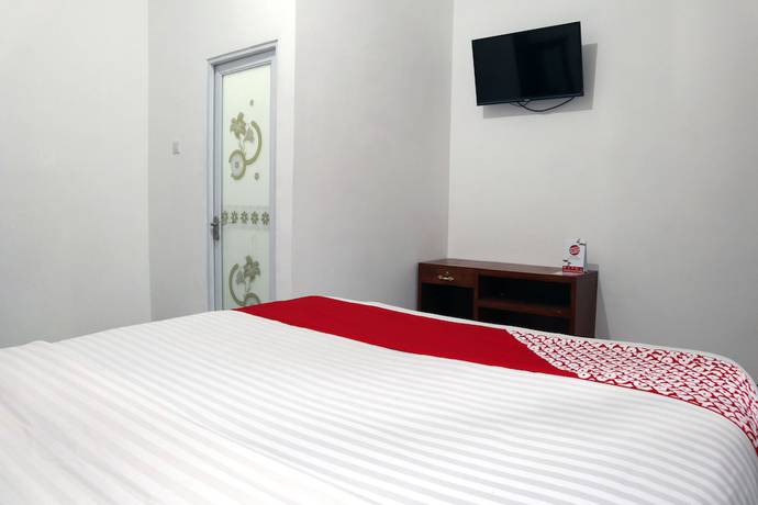 Imagen de la habitación del Hotel OYO 956 Penginapan Eby. Foto 5