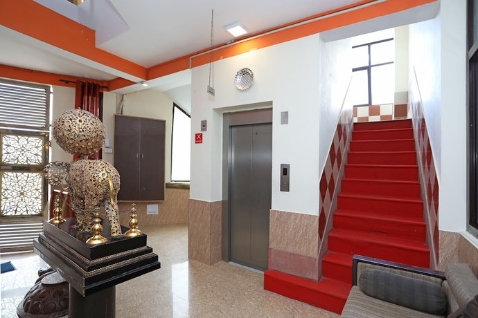 Imagen de los interiores del Hotel OYO 9705 Grand Empire Expressway. Foto 16