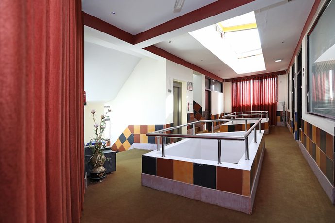 Imagen de los interiores del Hotel OYO 9705 Grand Empire Expressway. Foto 20