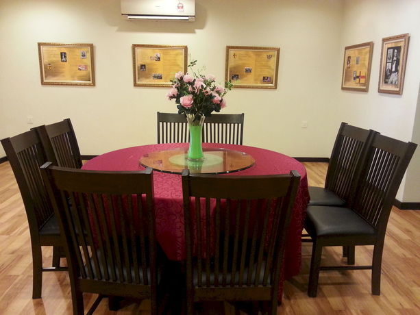 Imagen de la habitación del Hotel OYO 985 Hotel Nur. Foto 3