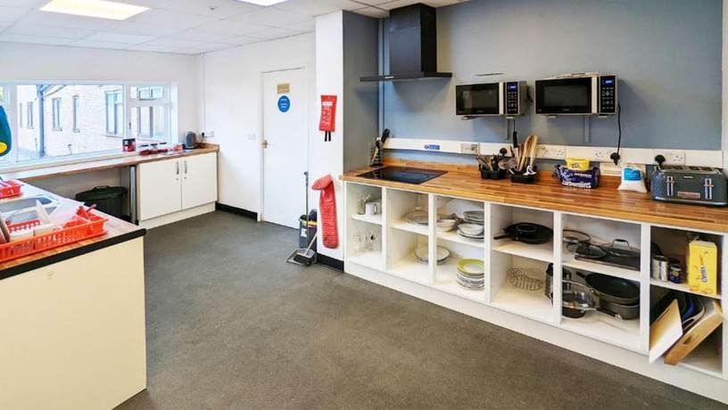 Imagen de los interiores del Hotel OYO Aparthotel Hathern. Foto 11