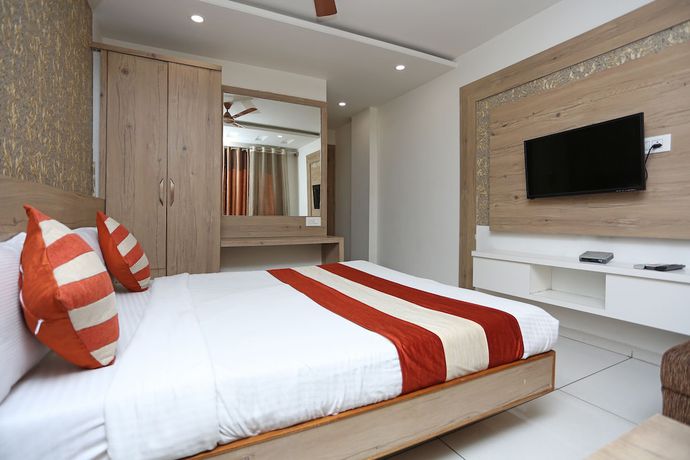 Imagen de la habitación del Hotel OYO BHO034 Ashirwad Regency. Foto 4