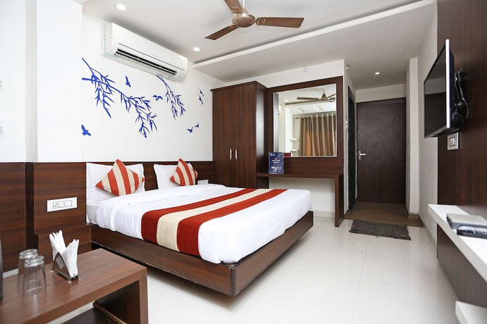 Imagen de la habitación del Hotel OYO BHO034 Ashirwad Regency. Foto 11