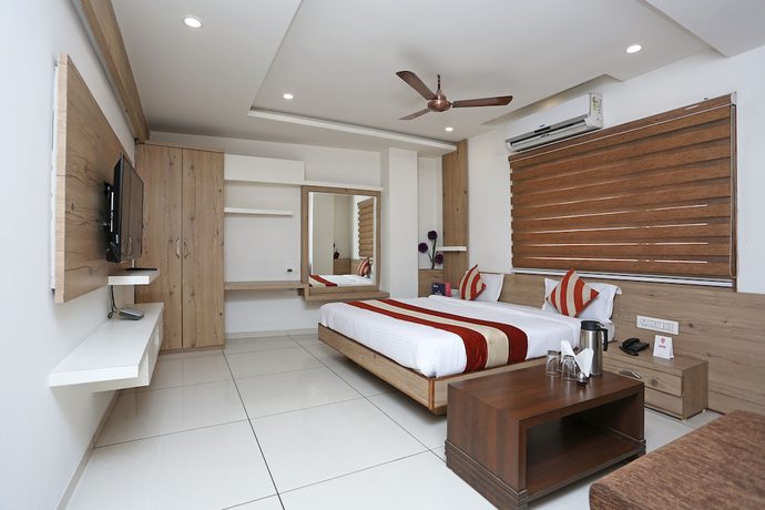 Imagen de la habitación del Hotel OYO BHO034 Ashirwad Regency. Foto 14