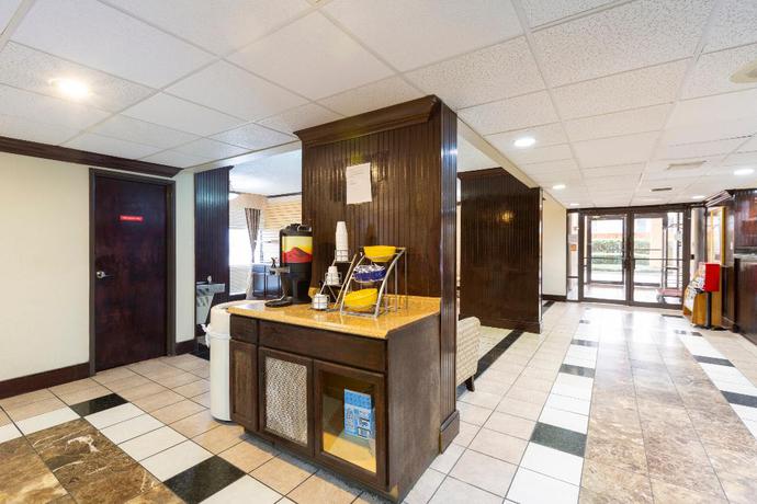 Imagen de los interiores del Hotel OYO Baton Rouge Mid City. Foto 11