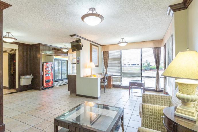 Imagen de los interiores del Hotel OYO Baton Rouge Mid City. Foto 13