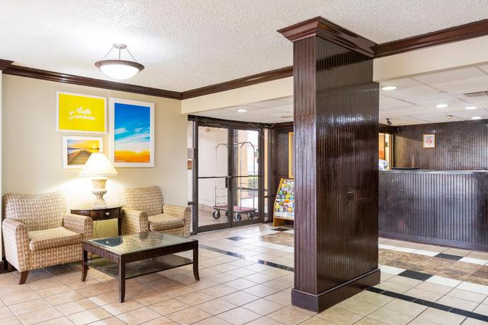 Imagen de los interiores del Hotel OYO Baton Rouge Mid City. Foto 14