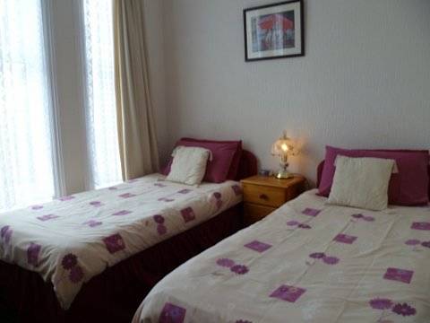 Imagen de la habitación del Hotel OYO Belvedere Guest House. Foto 13