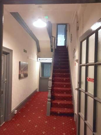 Imagen de los interiores del Hotel OYO Binglea. Foto 19