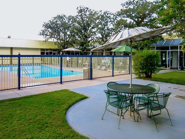 Imagen de la piscina del Hotel OYO Brownwood Hwy 67. Foto 18