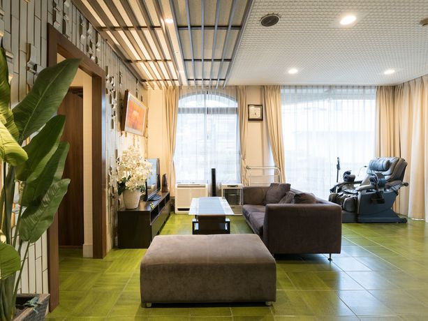 Imagen de los interiores del Hotel OYO Business Hotel Koyo. Foto 14