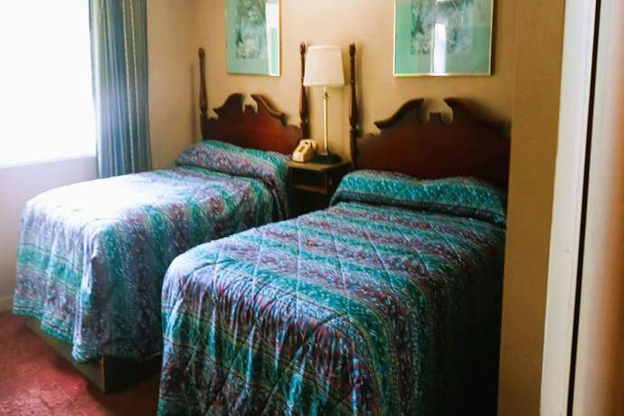 Imagen de la habitación del Hotel OYO Calhoun, GA I-75. Foto 5