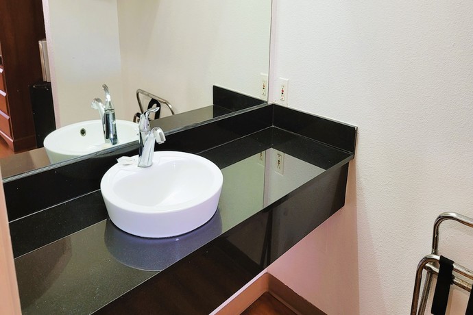 Imagen de la habitación del Hotel OYO Calhoun, GA I-75. Foto 7