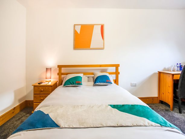 Imagen de la habitación del Hotel OYO Clamart. Foto 5