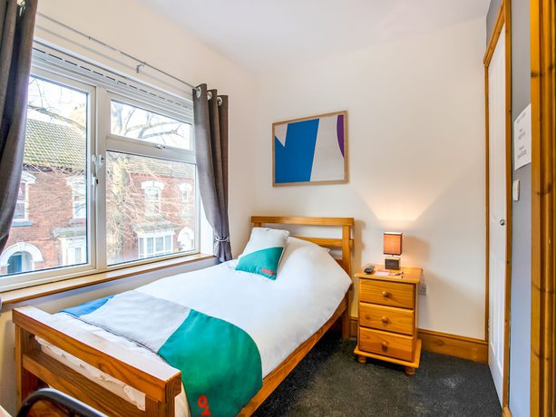 Imagen de la habitación del Hotel OYO Clamart. Foto 8