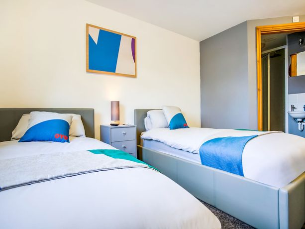 Imagen de la habitación del Hotel OYO Clamart. Foto 11