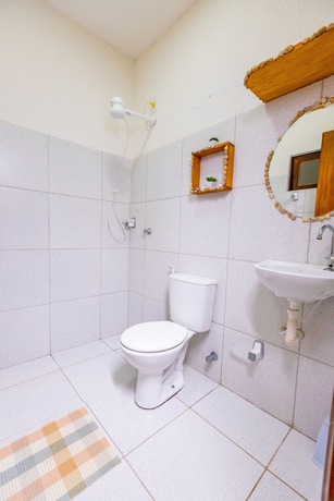 Imagen de la habitación del Hotel OYO Das Pedras. Foto 12