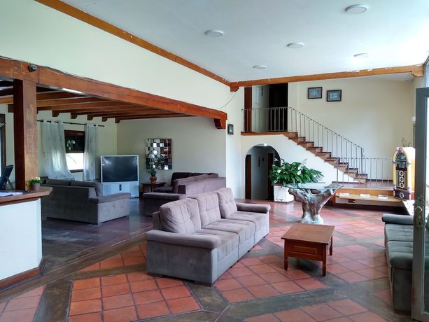 Imagen de los interiores del Hotel OYO Del Verde. Foto 13
