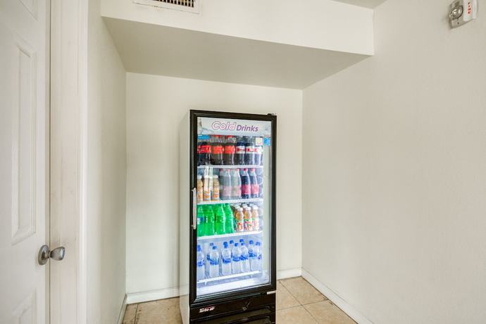 Imagen de los interiores del Hotel OYO Denham Springs I-12. Foto 17