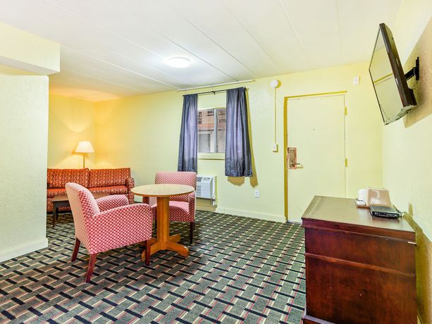 Imagen de la habitación del Hotel OYO Downtown Peoria I-74. Foto 10