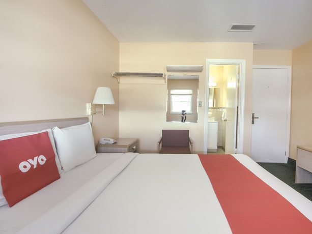 Imagen de la habitación del Hotel OYO Durham West Hills. Foto 9