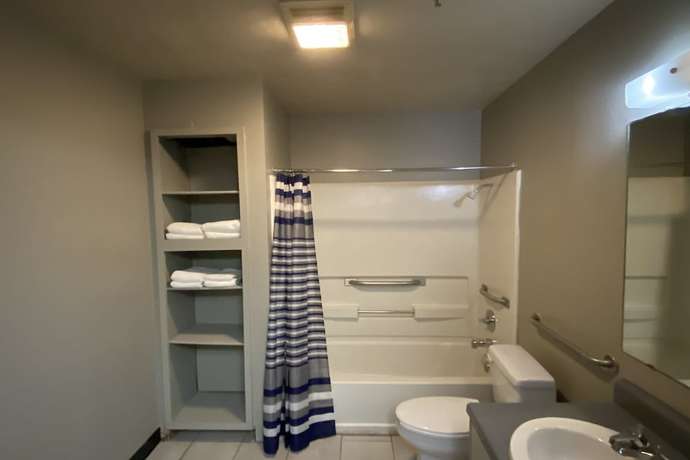 Imagen de la habitación del Hotel OYO Edmond - University of Central Oklahoma. Foto 6