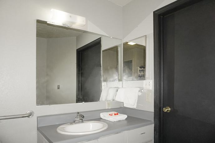 Imagen de la habitación del Hotel OYO Edmond - University of Central Oklahoma. Foto 10