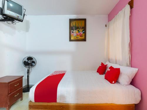 Imagen general del Hotel OYO Emperador. Foto 1