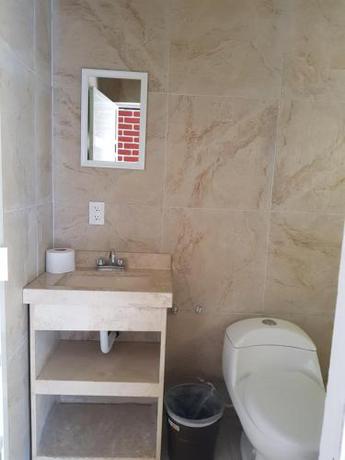 Imagen de la habitación del Hotel OYO Emperadores Inn. Foto 8