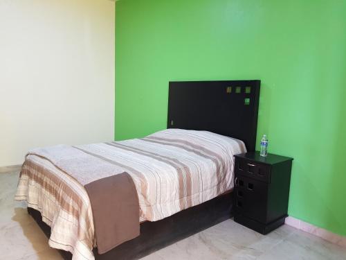 Imagen general del Hotel OYO Emperadores Inn. Foto 2