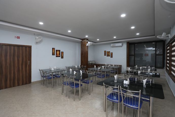 Imagen del bar/restaurante del Hotel OYO Flagship 24789 Sidharth Residency. Foto 3