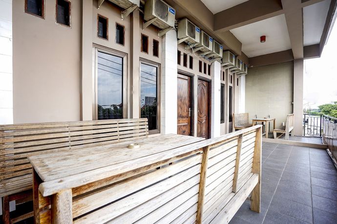 Imagen de los interiores del Hotel OYO Flagship 90890 Bratang Gede Residence. Foto 9