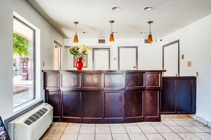 Imagen de los interiores del Hotel OYO Groesbeck. Foto 17