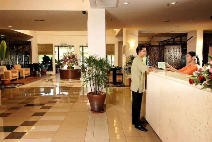 Imagen de los interiores del Hotel OYO HOME 90301 Suria Service Apartments @ Bukit Merak Laketown Resort. Foto 12