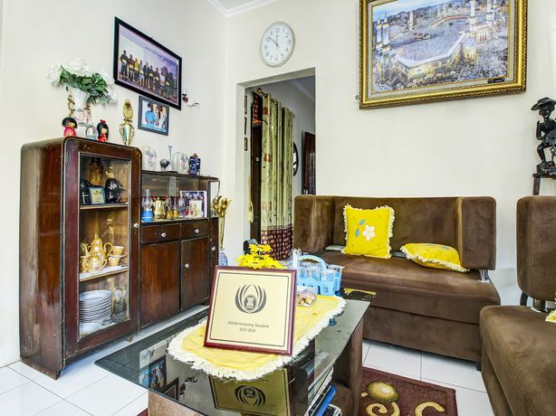 Imagen de los interiores del Hotel OYO HOMES 91242 Desa Wisata Cibuntu Kuningan Syariah. Foto 18