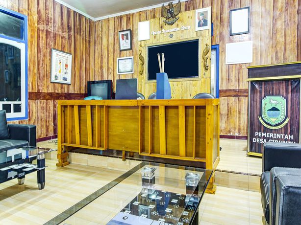 Imagen de los interiores del Hotel OYO HOMES 91242 Desa Wisata Cibuntu Kuningan Syariah. Foto 20