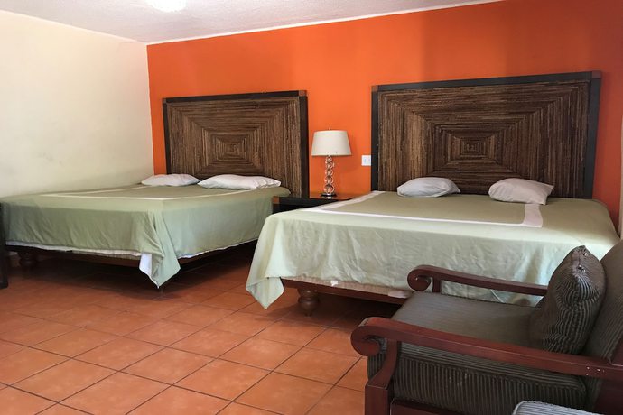 Imagen de la habitación del Hotel OYO Hacienda Don Luis. Foto 12