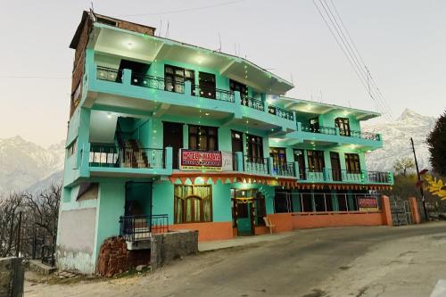 Imagen general del Hotel OYO Himalaya. Foto 1
