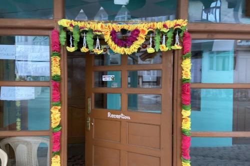 Imagen general del Hotel OYO Himalaya. Foto 5