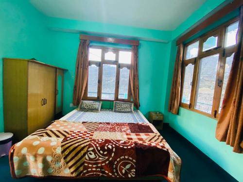 Imagen general del Hotel OYO Himalaya. Foto 11