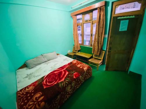 Imagen general del Hotel OYO Himalaya. Foto 15
