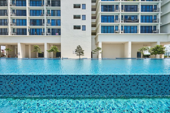 Imagen de la piscina del Hotel OYO Home 44001 Elegant Studio Setia Alam Trefoil. Foto 20