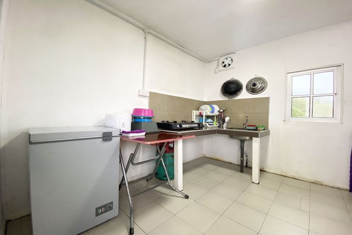 Imagen de los interiores del Hotel OYO Home 90329 Bridge House Homestay. Foto 20