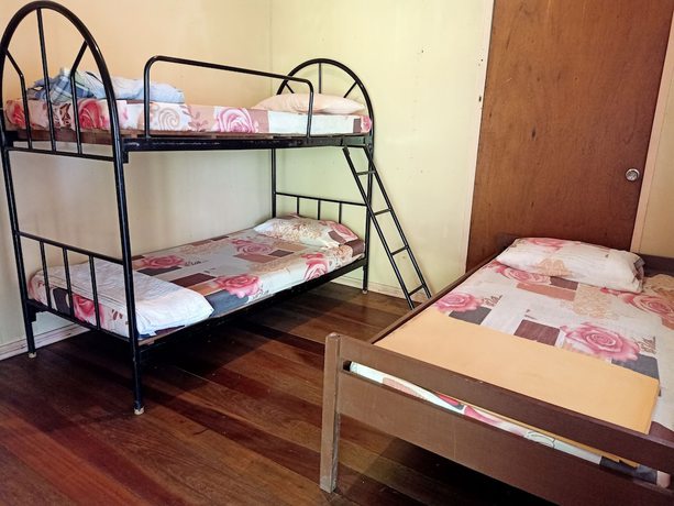 Imagen de la habitación del Hotel OYO Home 90430 Mountain Resthouse. Foto 7