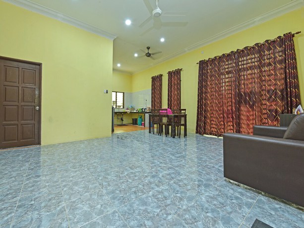 Imagen de los interiores del Hotel OYO Home 90607 Casaria Besut. Foto 16