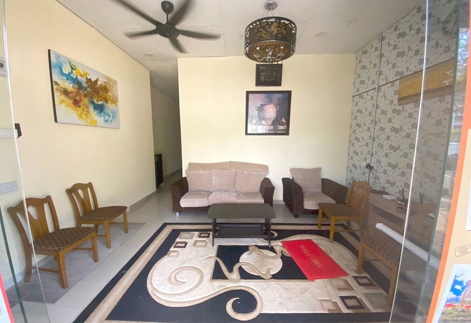Imagen de los interiores del Hotel OYO Home 90904 Ray Yan Guesthouse. Foto 14