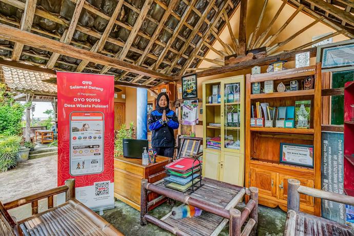Imagen de los interiores del Hotel OYO Homes 90996 Desa Wisata Pulesari Syariah. Foto 18