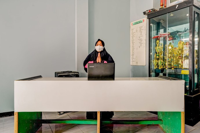 Imagen de los interiores del Hotel OYO Homes 90997 Eco Tourism Desa Cibodas Babakan Gentong 2 Syariah. Foto 11