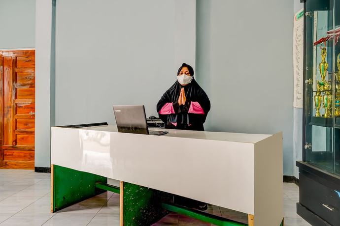 Imagen de los interiores del Hotel OYO Homes 90997 Eco Tourism Desa Cibodas Babakan Gentong 2 Syariah. Foto 12